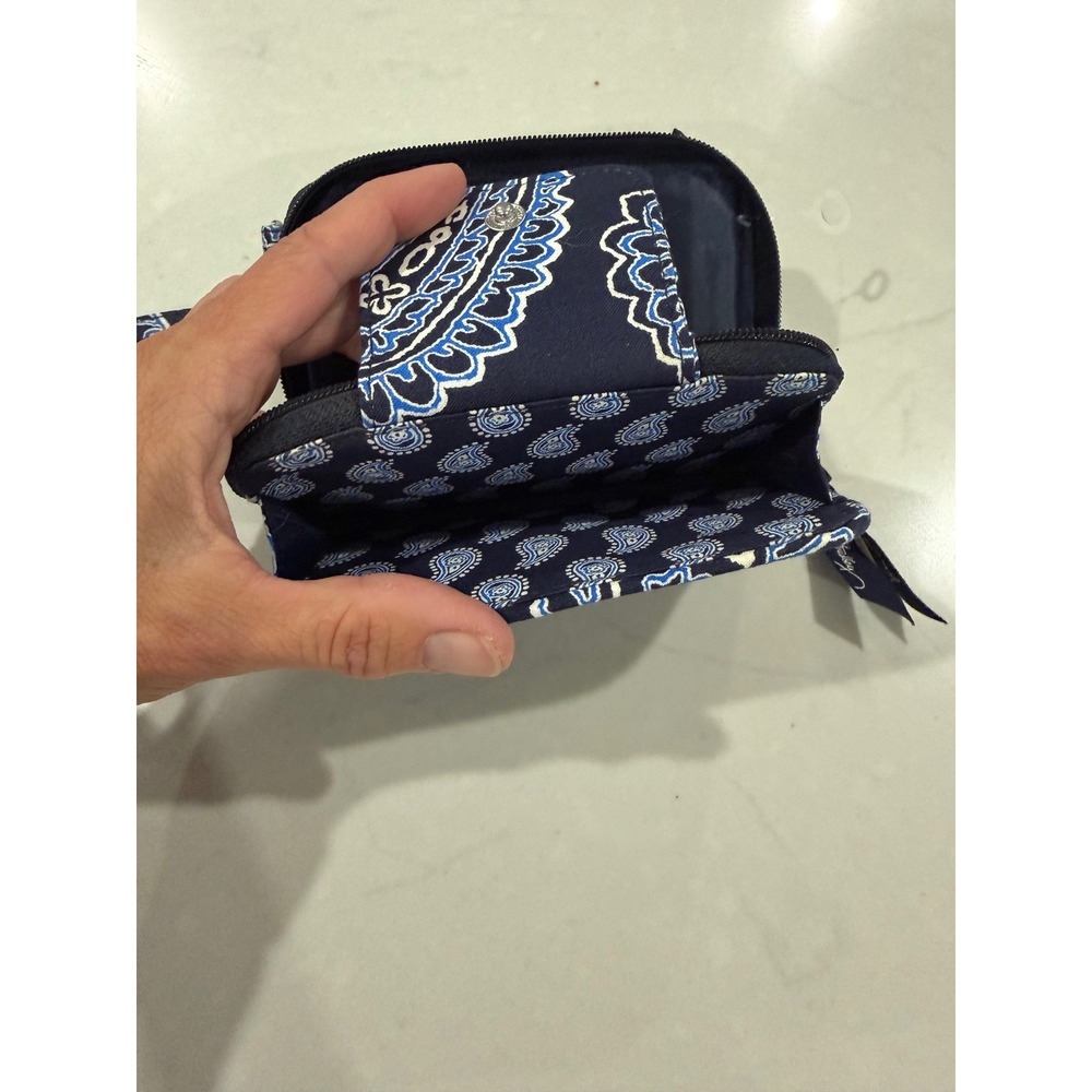 Vera Bradley Smartphone Wristlet 2.0 Blue Bandana Paisley Wallet 13946-286 NWT - Picture 5 of 5